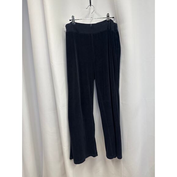 Joe boxer Sweatpants size XL small hole on back
rise-11
Waist-14
Inseam-28 - Picture 1 of 4